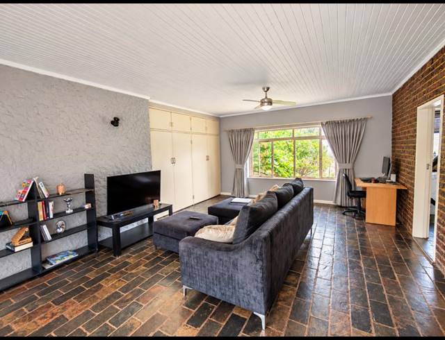 1 BEDROOM TOWNHOUSE FOR SALE IN ELDORAIGNE